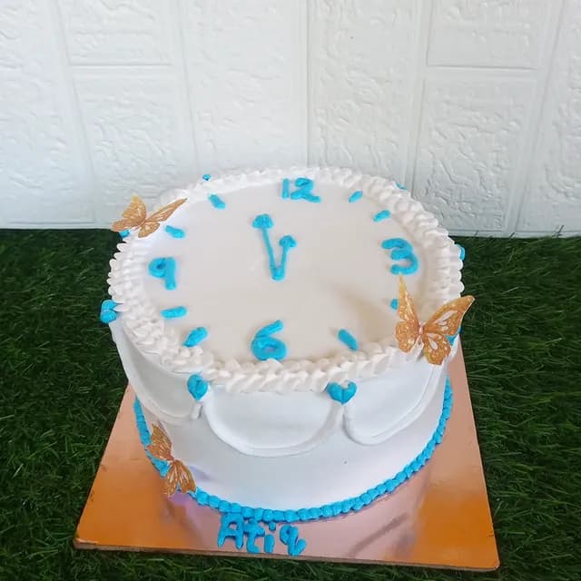 Clock Cream Cake view 2