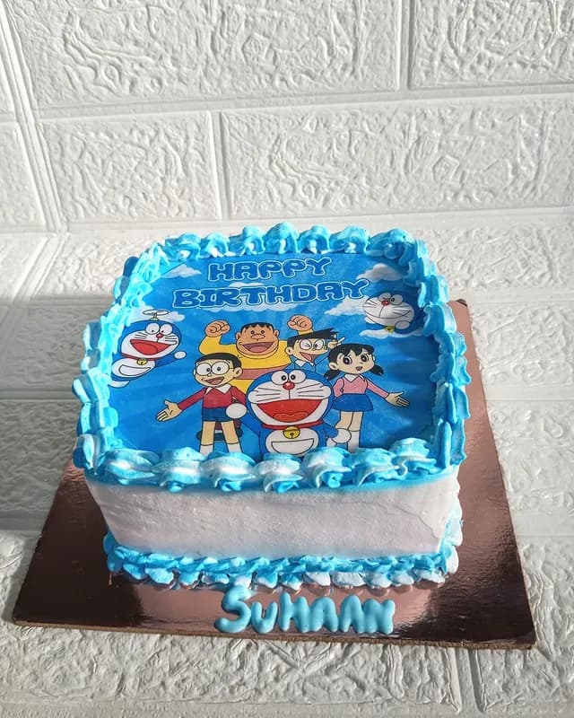 Doraemon Family Cake view 2