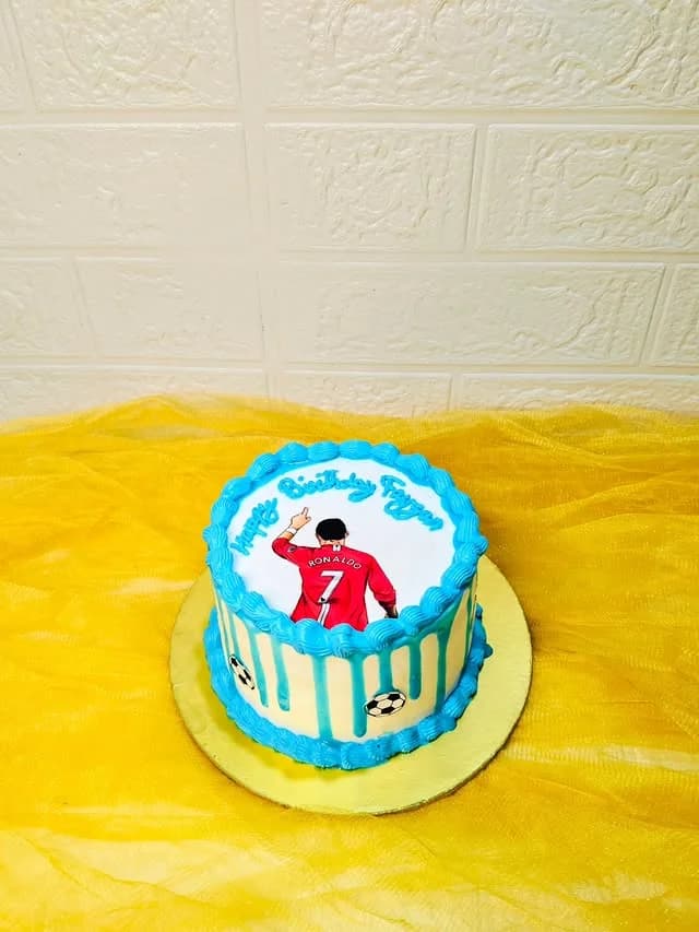 Ronaldo Cream Cake view 2