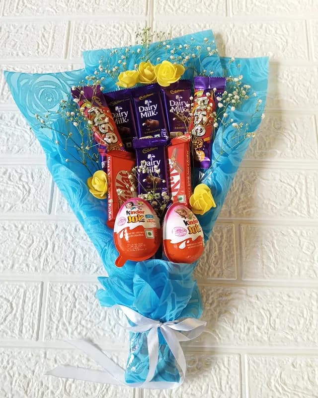 Cake bouquet Goa — cupcake sweet bouquet by Sweet Bites Muskan