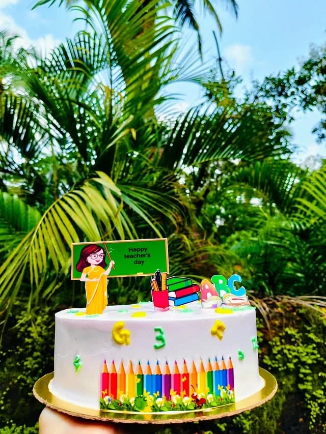 Teacher's Day Cake view 2